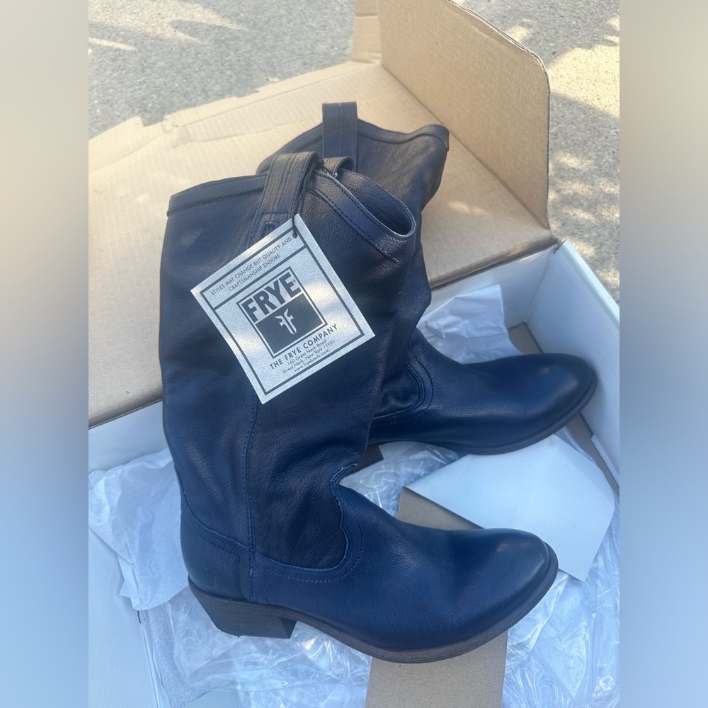 Frye Carson leather boots